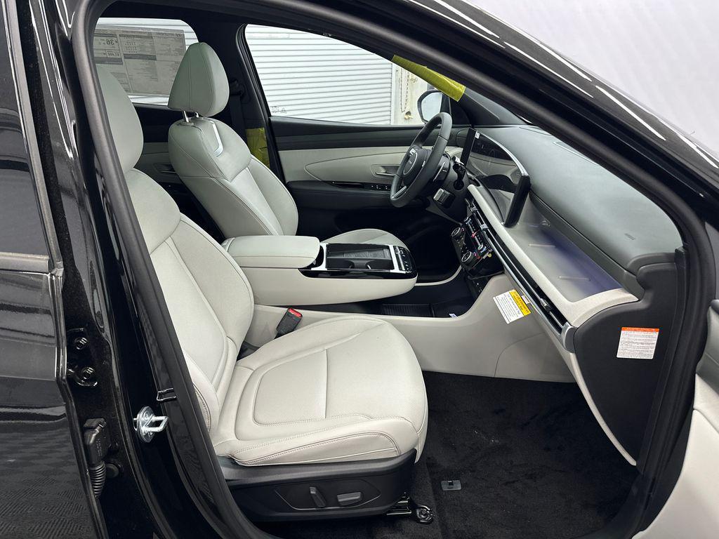 new 2026 Hyundai TUCSON Hybrid car, priced at $40,660