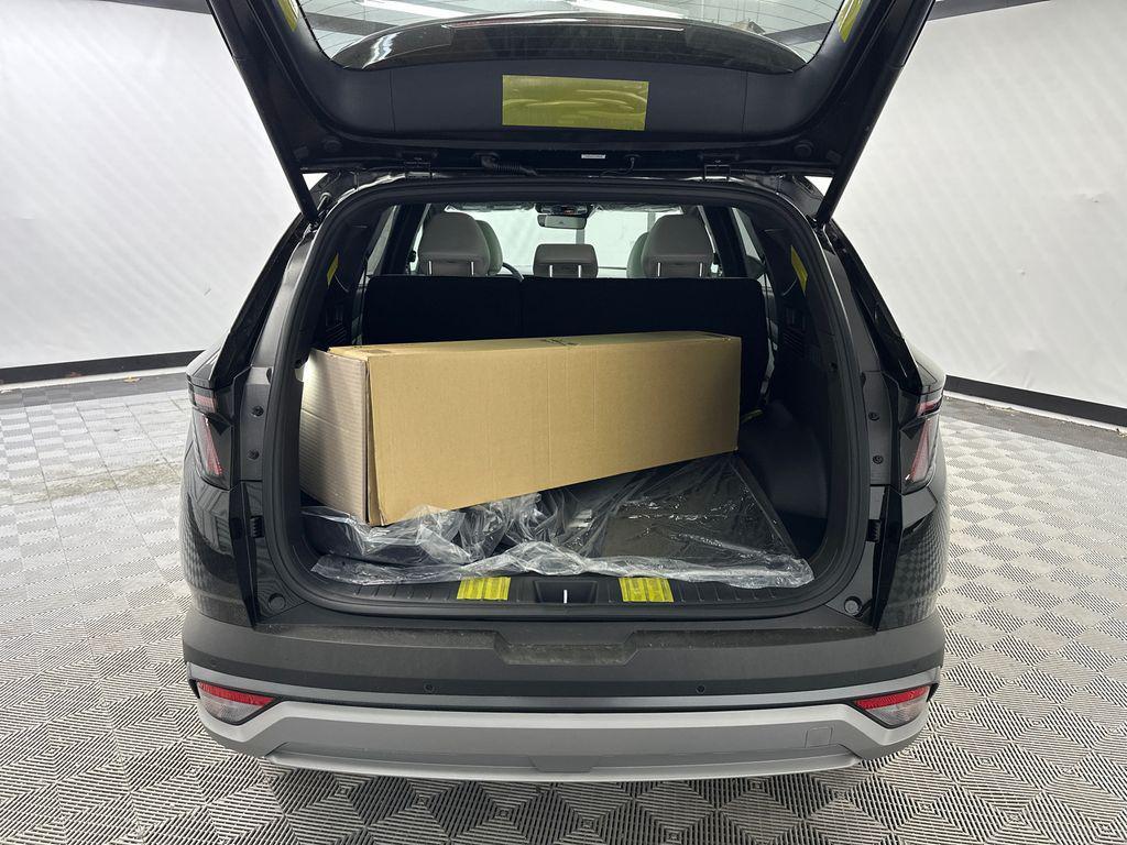 new 2026 Hyundai TUCSON Hybrid car, priced at $40,660