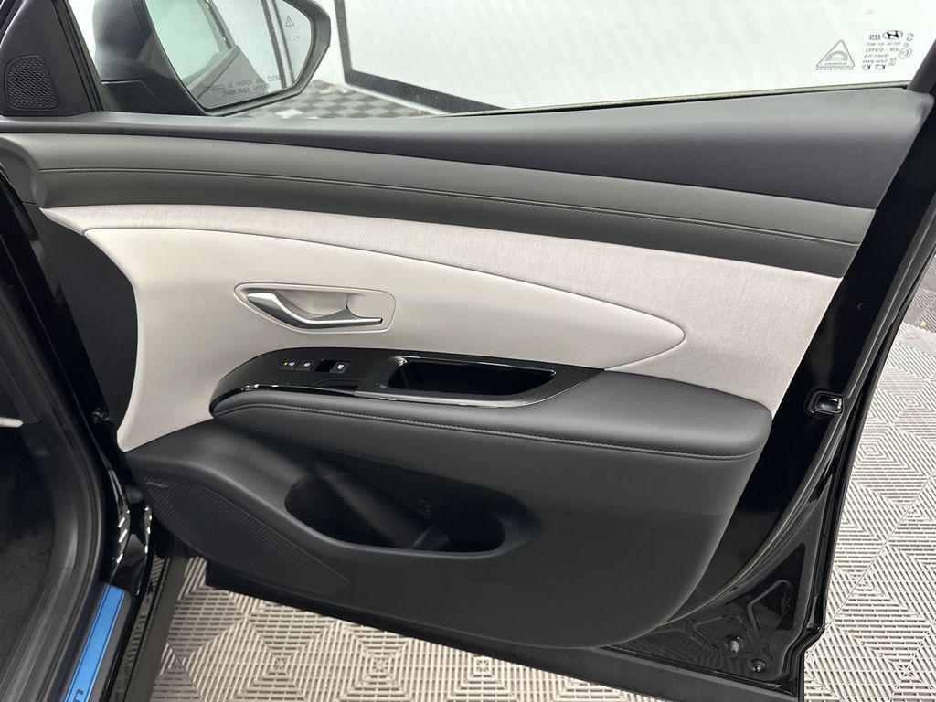 new 2026 Hyundai TUCSON Hybrid car, priced at $40,660