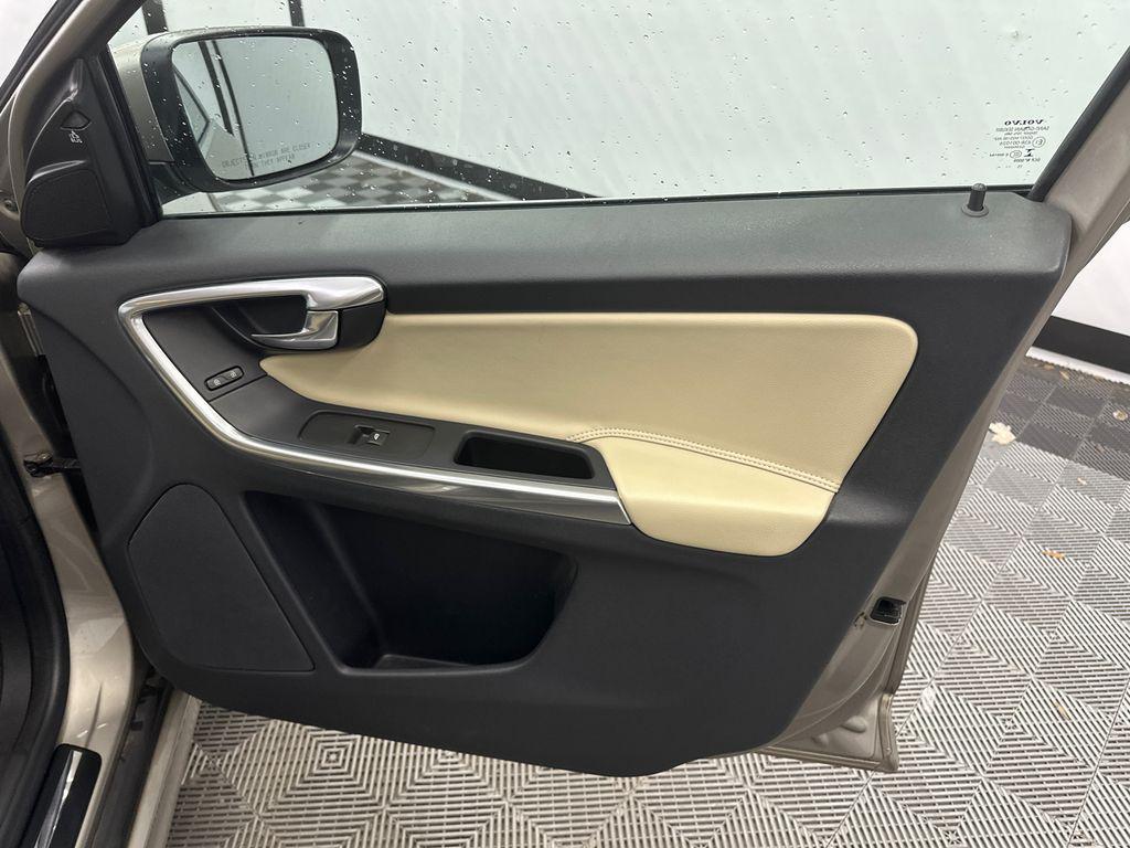 used 2016 Volvo XC60 car, priced at $13,990