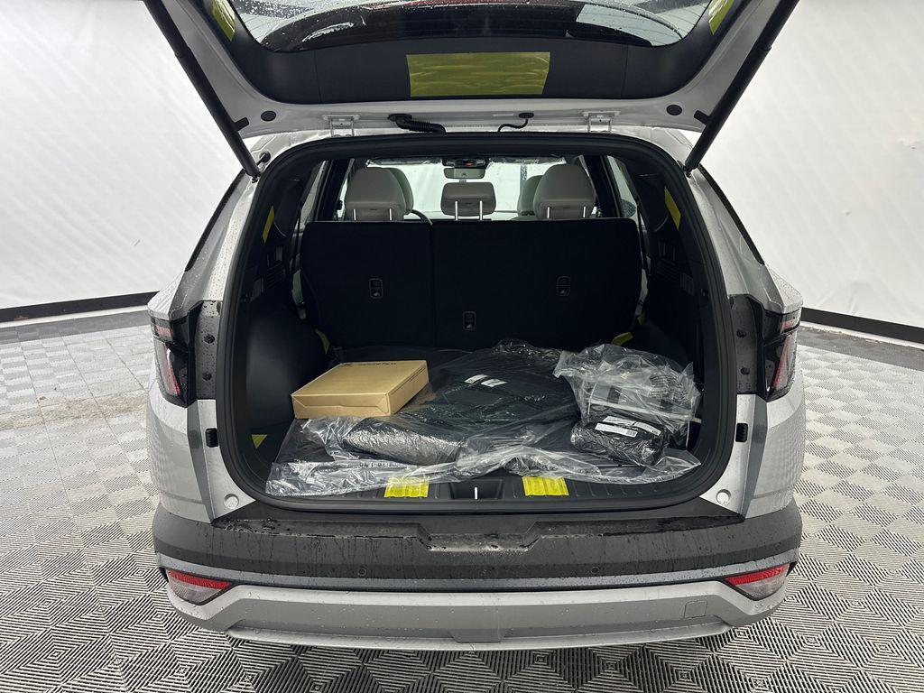 new 2026 Hyundai TUCSON Hybrid car, priced at $40,393