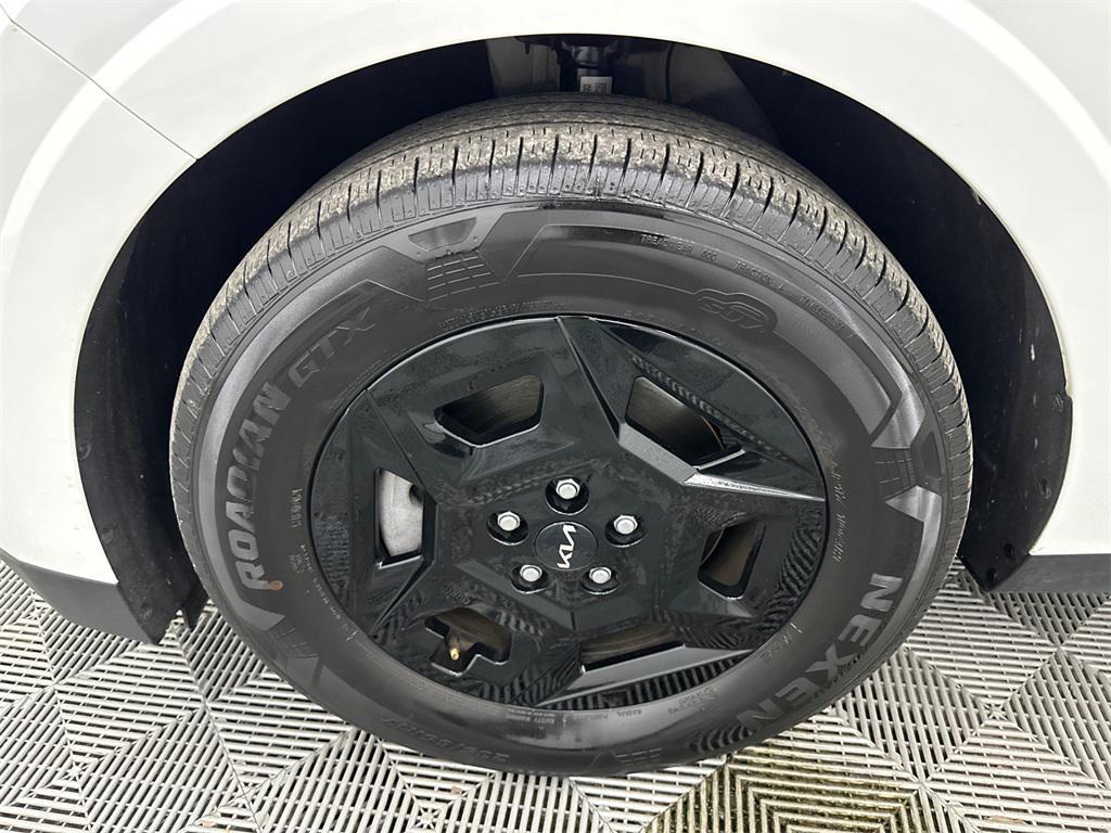 used 2025 Kia Carnival car, priced at $33,695