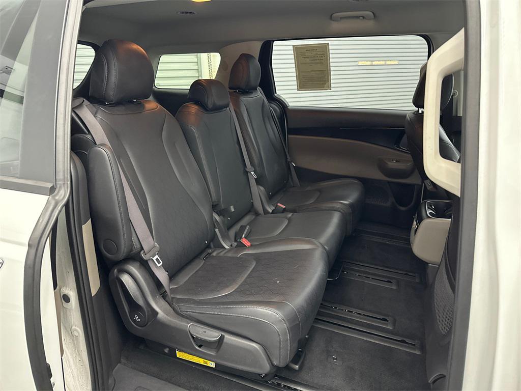 used 2025 Kia Carnival car, priced at $33,695