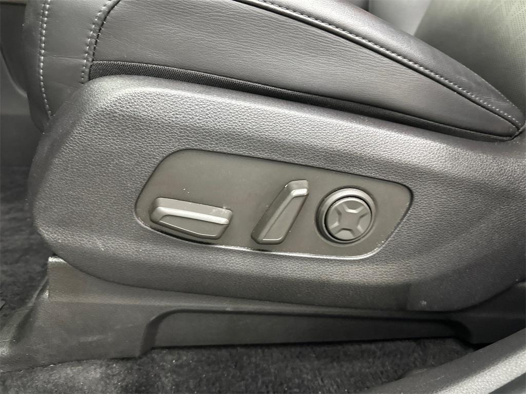 used 2025 Kia Carnival car, priced at $33,695