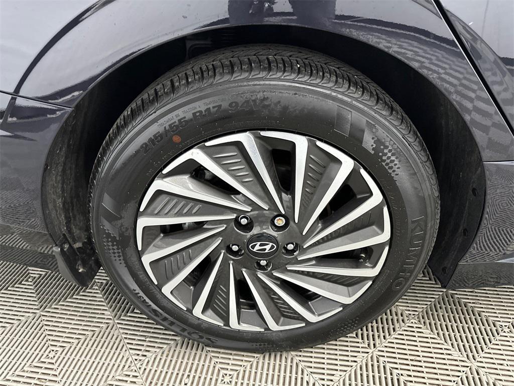 used 2025 Hyundai Sonata Hybrid car, priced at $25,385