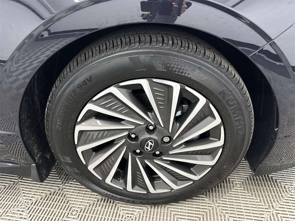 used 2025 Hyundai Sonata Hybrid car, priced at $25,385