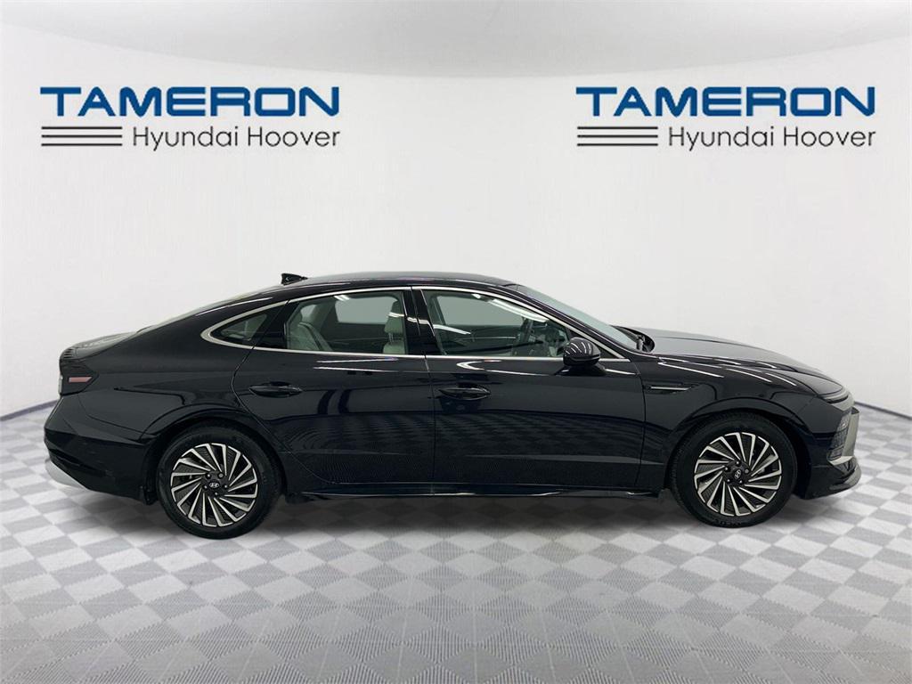 used 2025 Hyundai Sonata Hybrid car, priced at $25,385