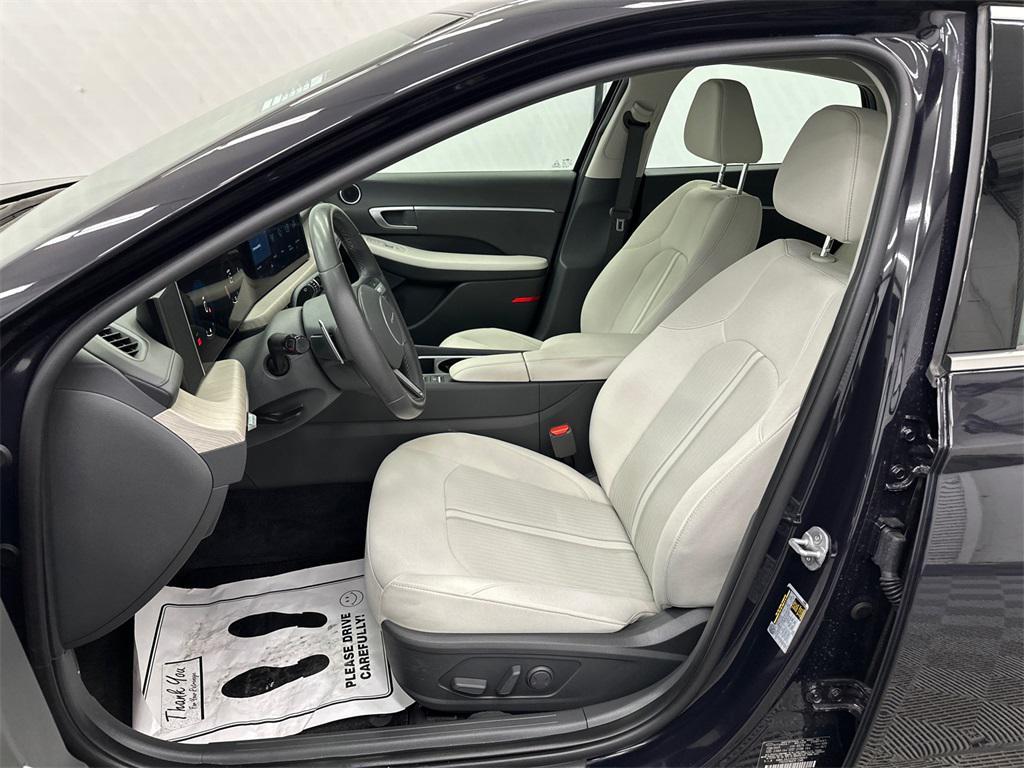 used 2025 Hyundai Sonata Hybrid car, priced at $25,385