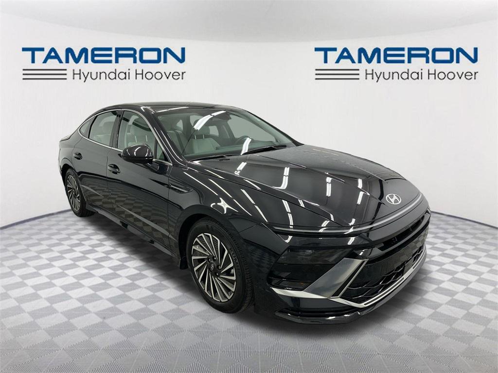 used 2025 Hyundai Sonata Hybrid car, priced at $25,385