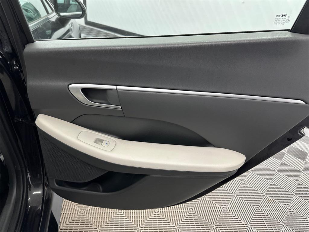 used 2025 Hyundai Sonata Hybrid car, priced at $25,385
