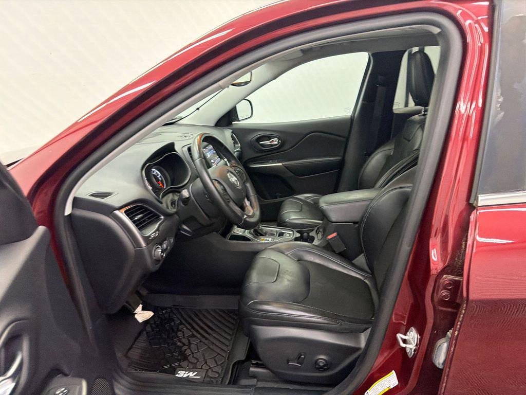 used 2019 Jeep Cherokee car, priced at $14,573