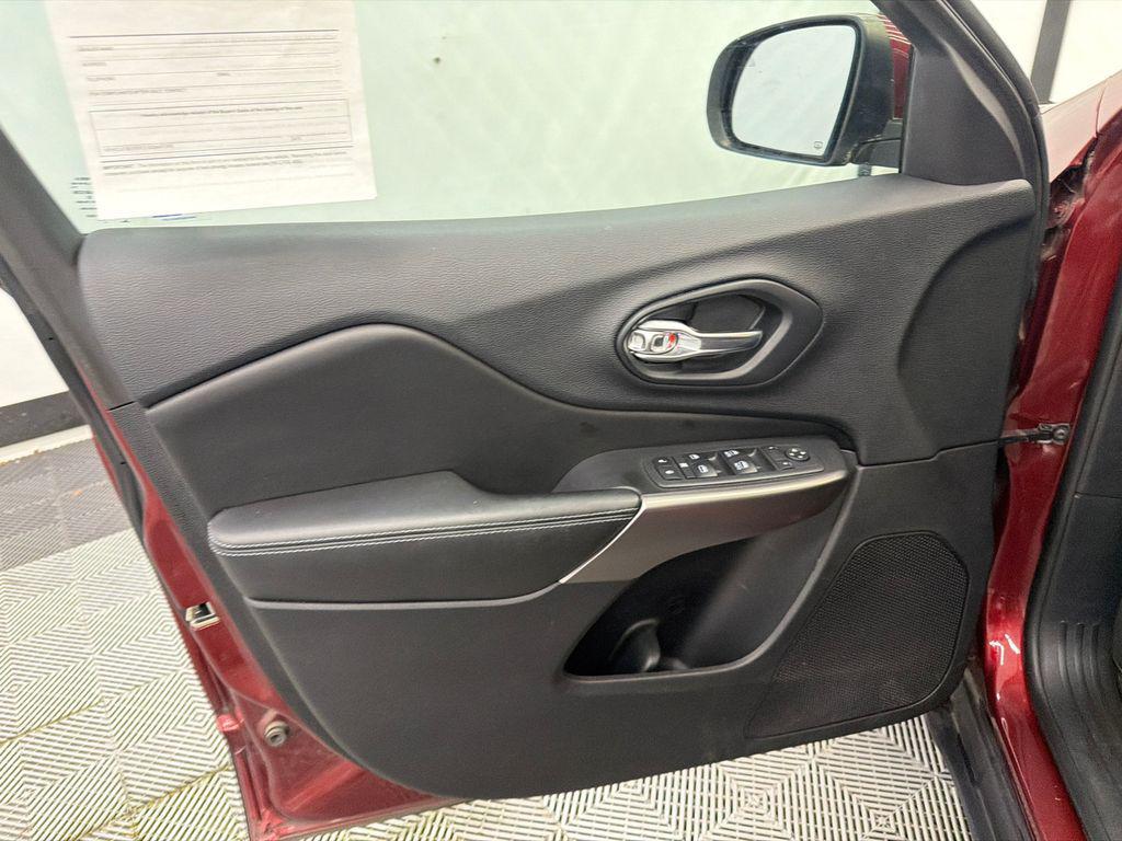 used 2019 Jeep Cherokee car, priced at $14,573