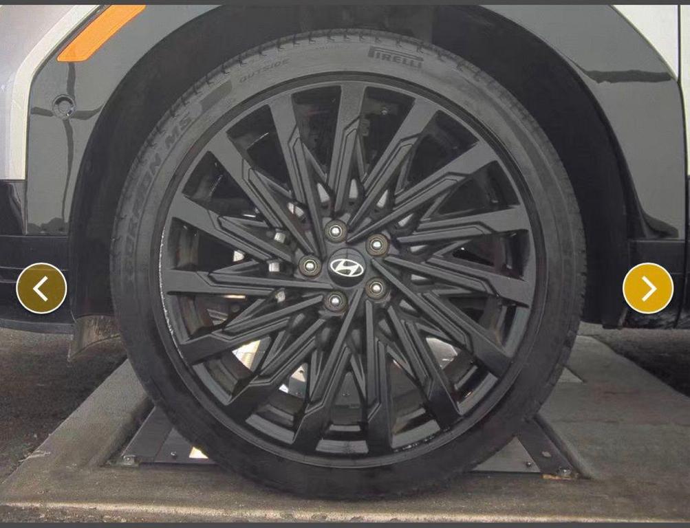 used 2025 Hyundai Santa Fe car, priced at $38,591