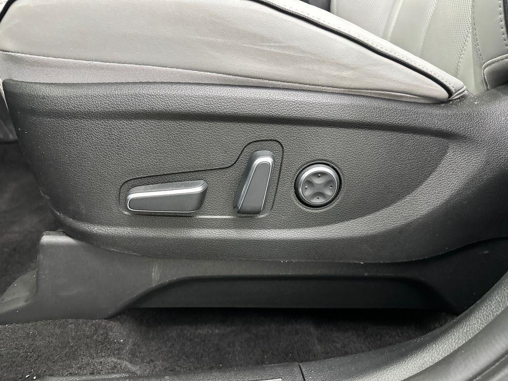 used 2025 Hyundai Palisade car, priced at $37,569