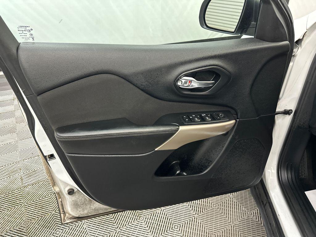 used 2017 Jeep Cherokee car, priced at $10,537