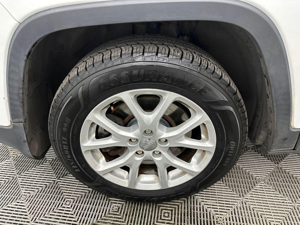 used 2017 Jeep Cherokee car, priced at $10,537