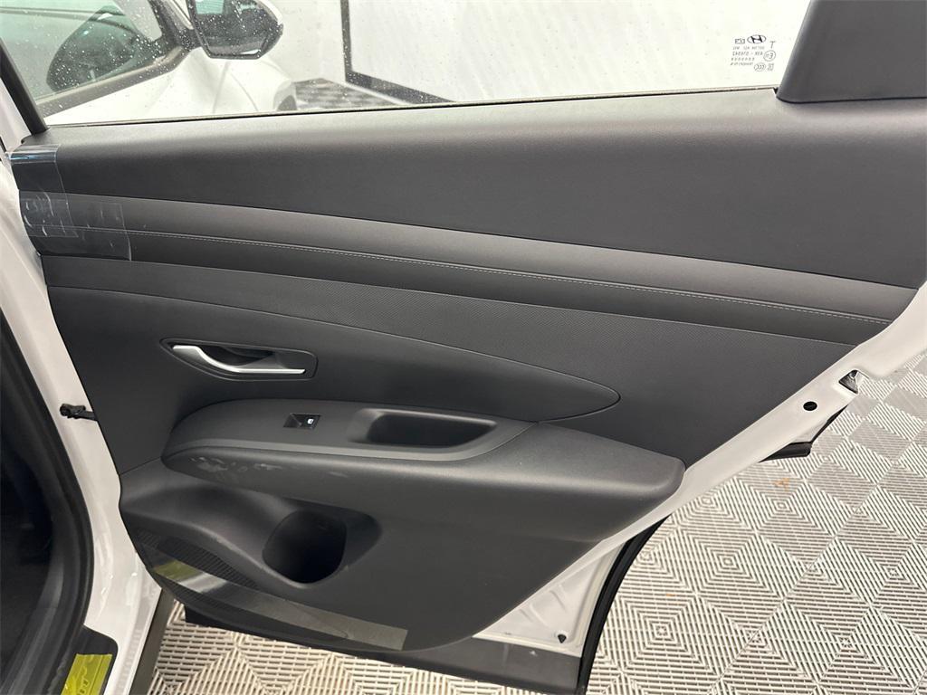 new 2026 Hyundai TUCSON Hybrid car, priced at $31,748