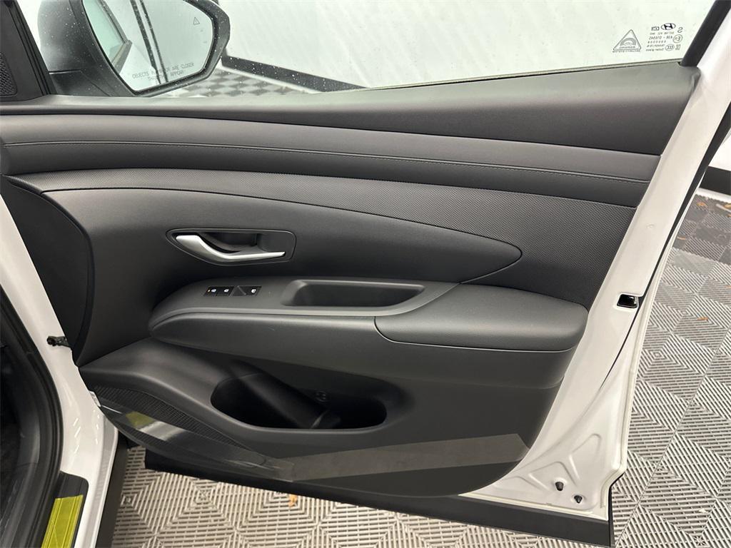 new 2026 Hyundai TUCSON Hybrid car, priced at $31,748