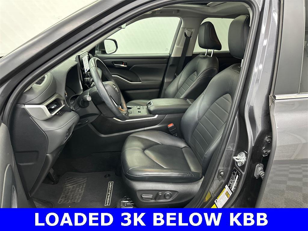 used 2024 Toyota Highlander car, priced at $34,900