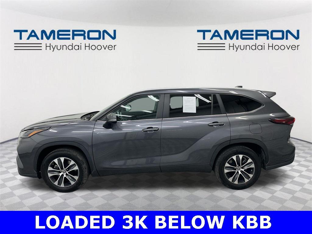 used 2024 Toyota Highlander car, priced at $34,900