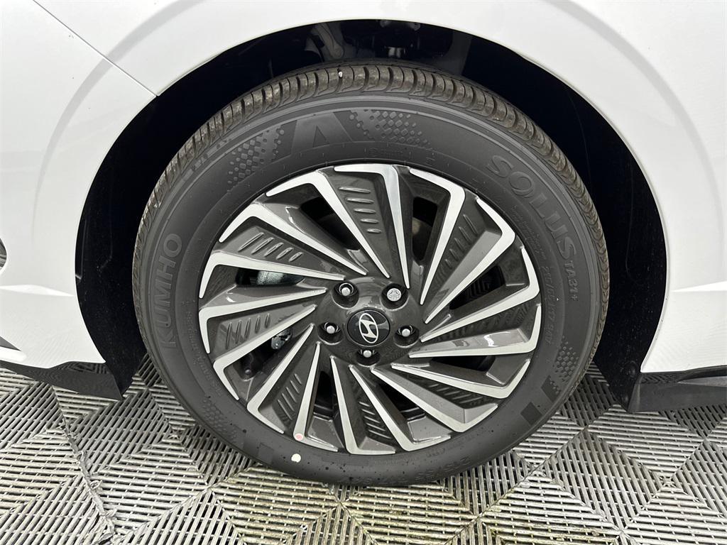 new 2025 Hyundai Sonata Hybrid car, priced at $29,791