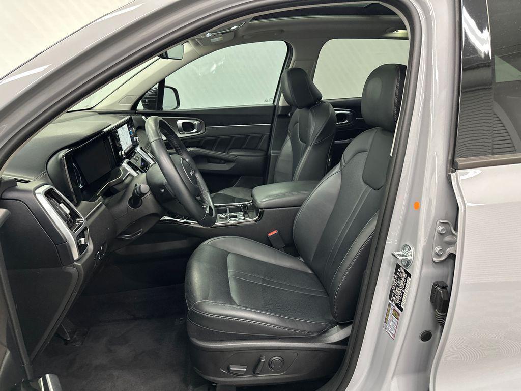 used 2023 Kia Sorento car, priced at $26,981