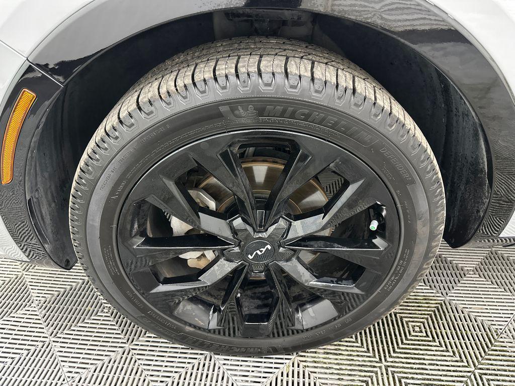 used 2023 Kia Sorento car, priced at $26,981