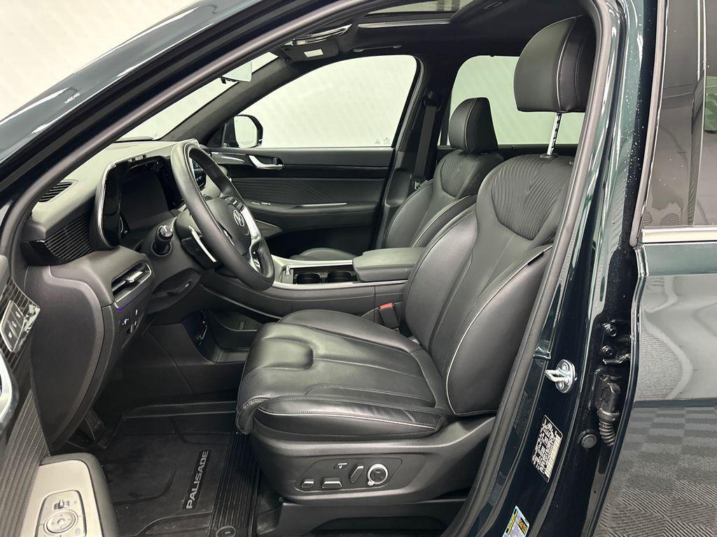 used 2025 Hyundai Palisade car, priced at $44,711