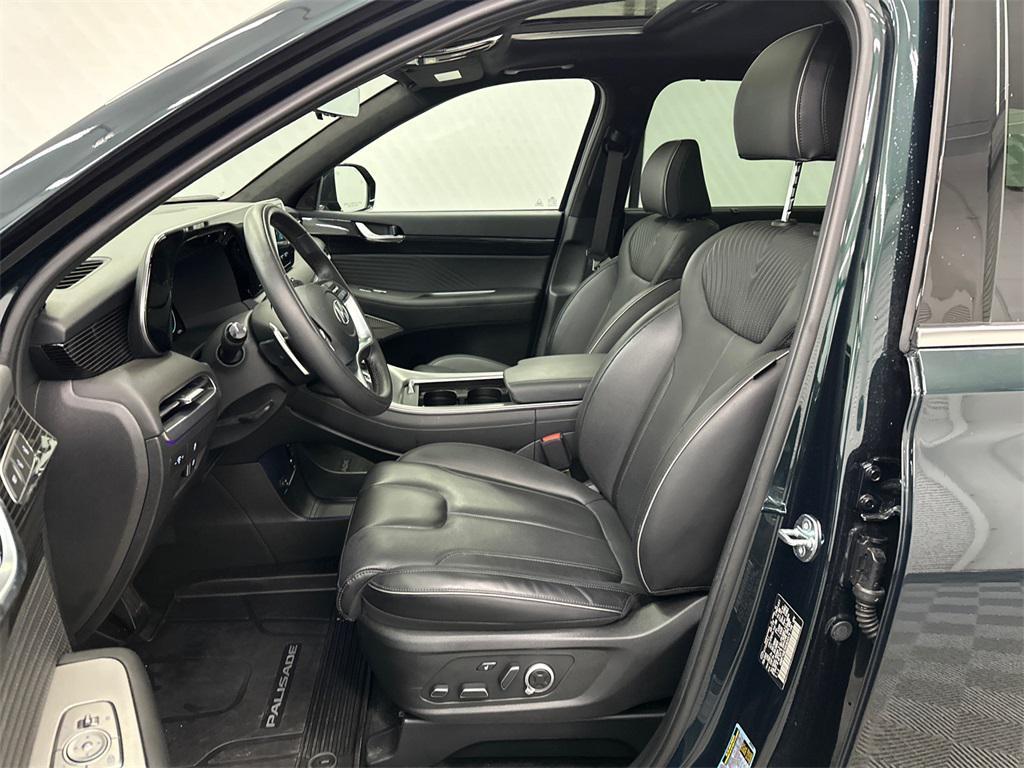 used 2025 Hyundai Palisade car, priced at $44,711