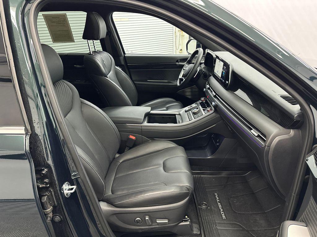 used 2025 Hyundai Palisade car, priced at $44,711