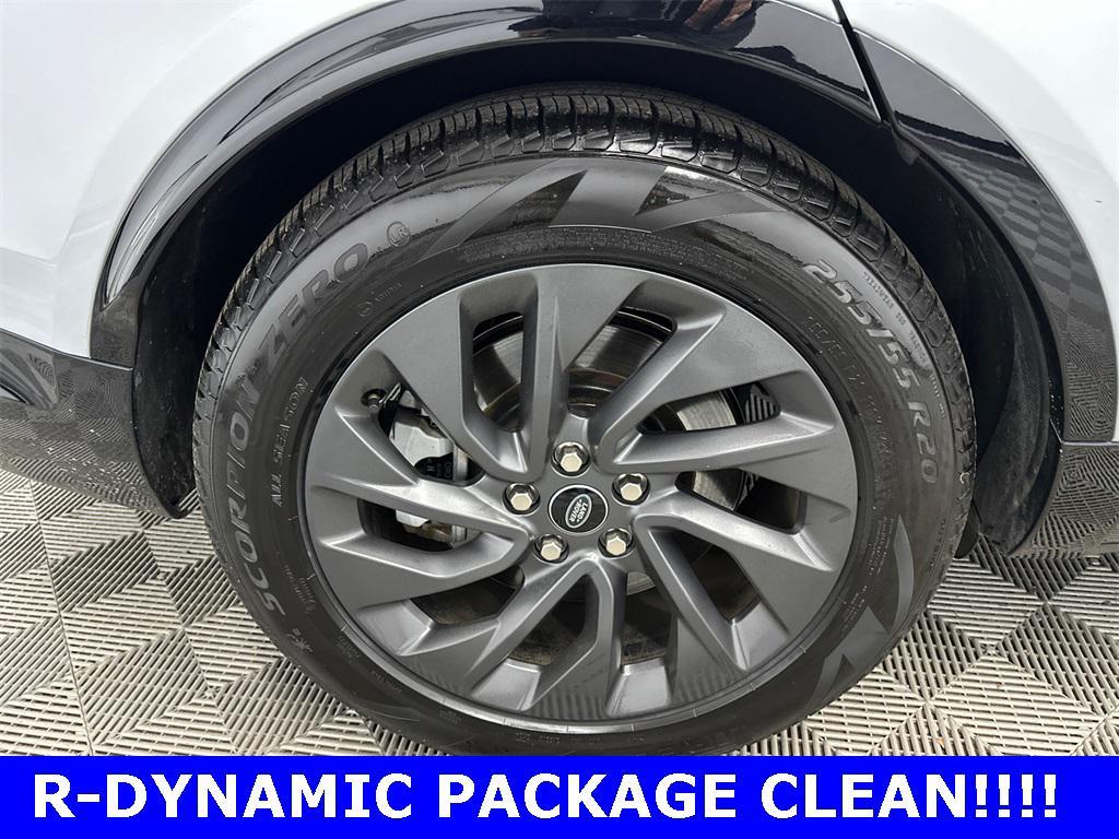 used 2022 Land Rover Discovery car, priced at $31,697