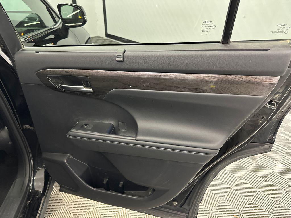 used 2020 Toyota Highlander car, priced at $31,993