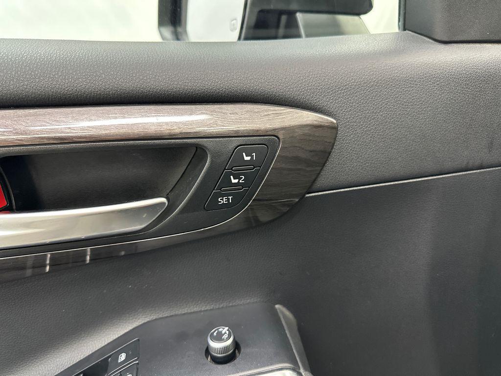 used 2020 Toyota Highlander car, priced at $31,993