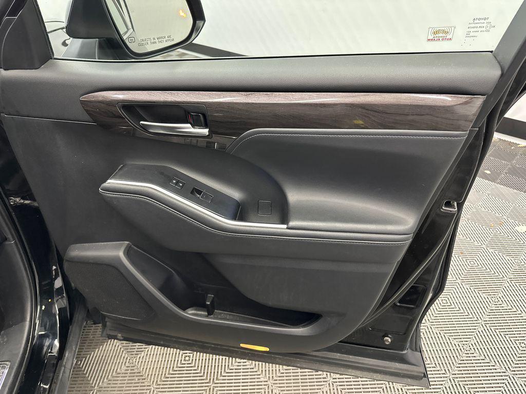 used 2020 Toyota Highlander car, priced at $31,993