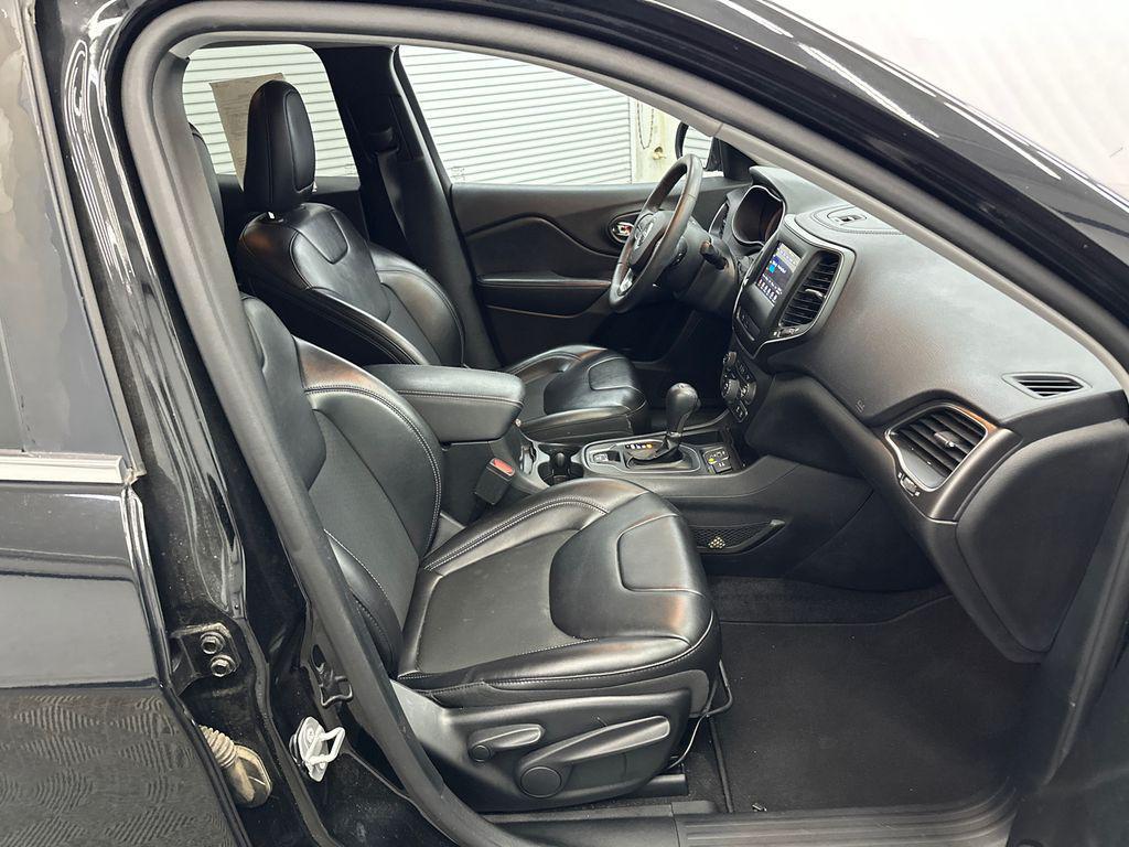 used 2020 Jeep Cherokee car, priced at $15,982