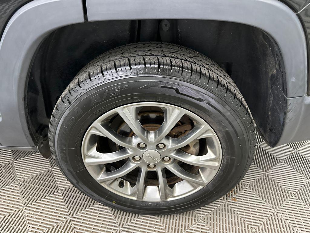 used 2020 Jeep Cherokee car, priced at $15,982