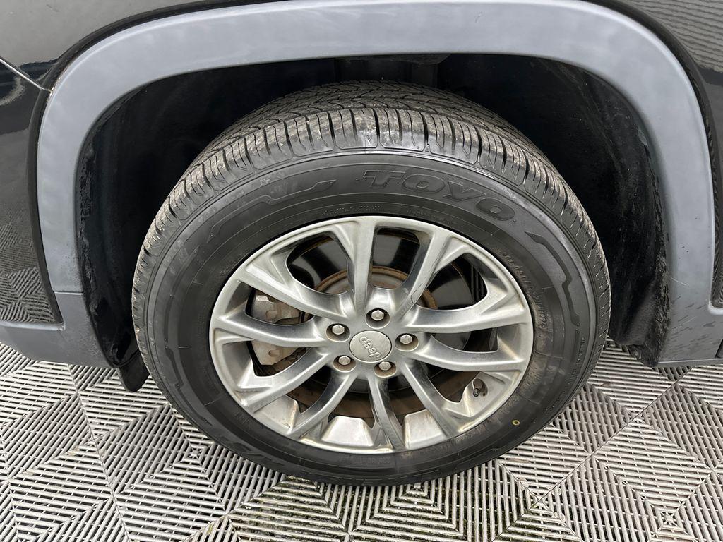 used 2020 Jeep Cherokee car, priced at $15,982