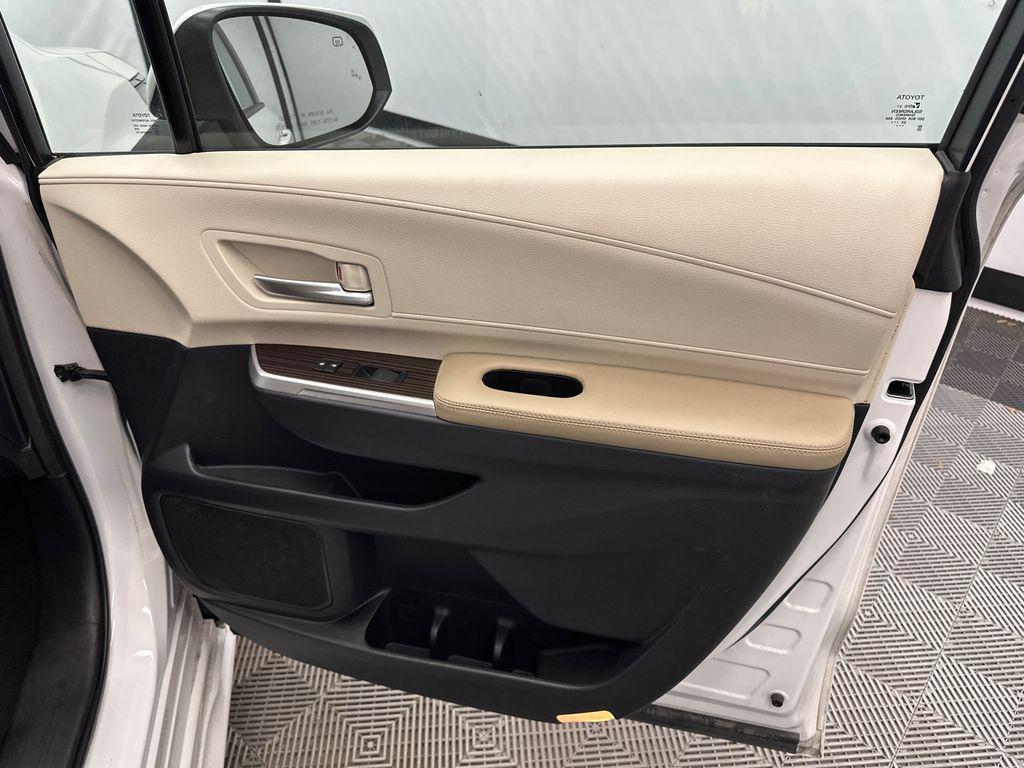 used 2023 Toyota Sienna car, priced at $34,631