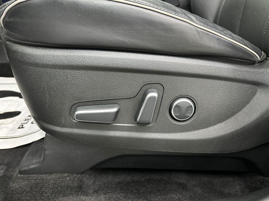 used 2025 Hyundai Palisade car, priced at $30,977