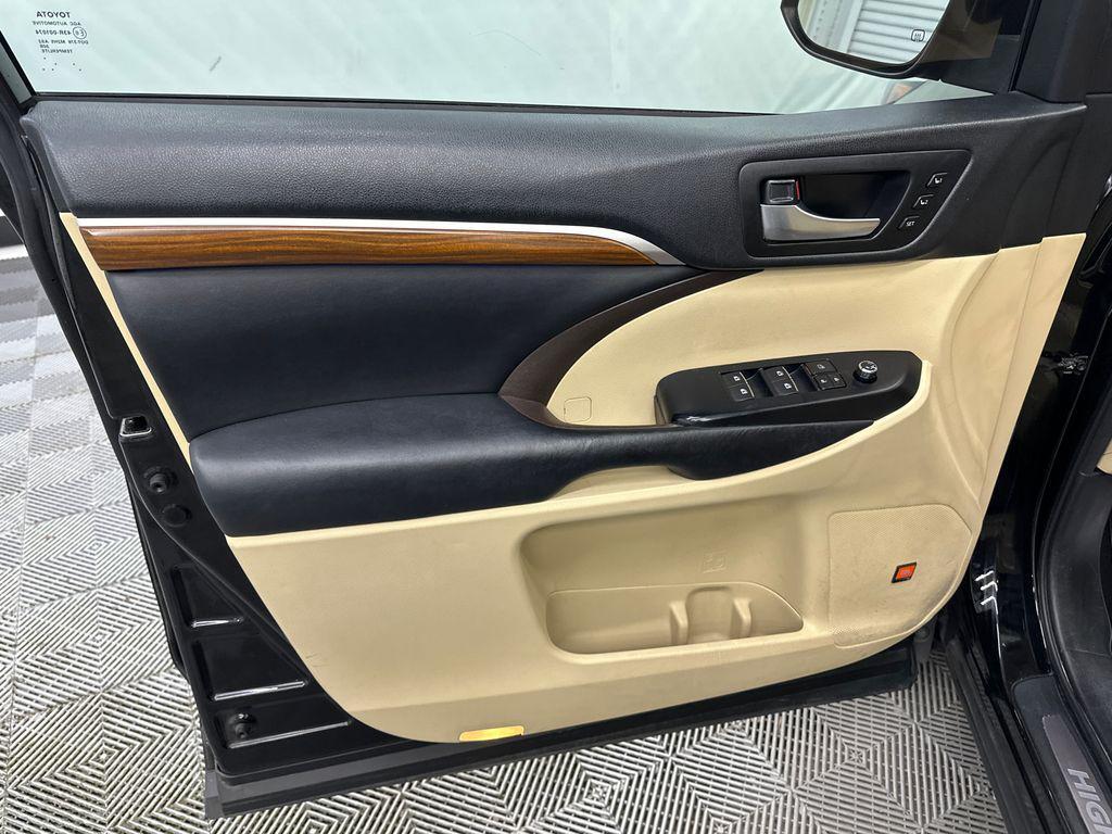 used 2018 Toyota Highlander car, priced at $22,766