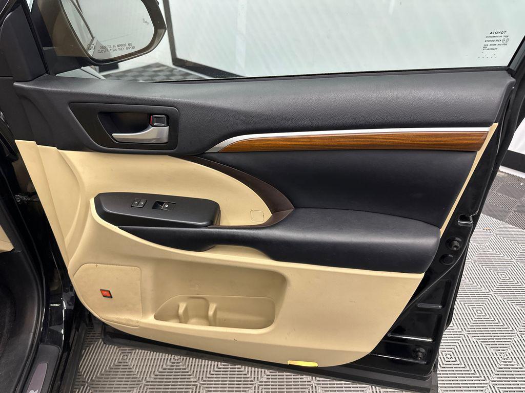 used 2018 Toyota Highlander car, priced at $22,766