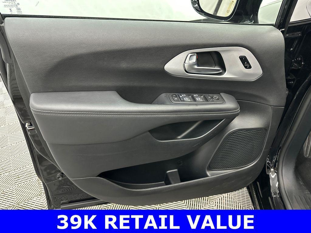 used 2025 Chrysler Pacifica car, priced at $32,850