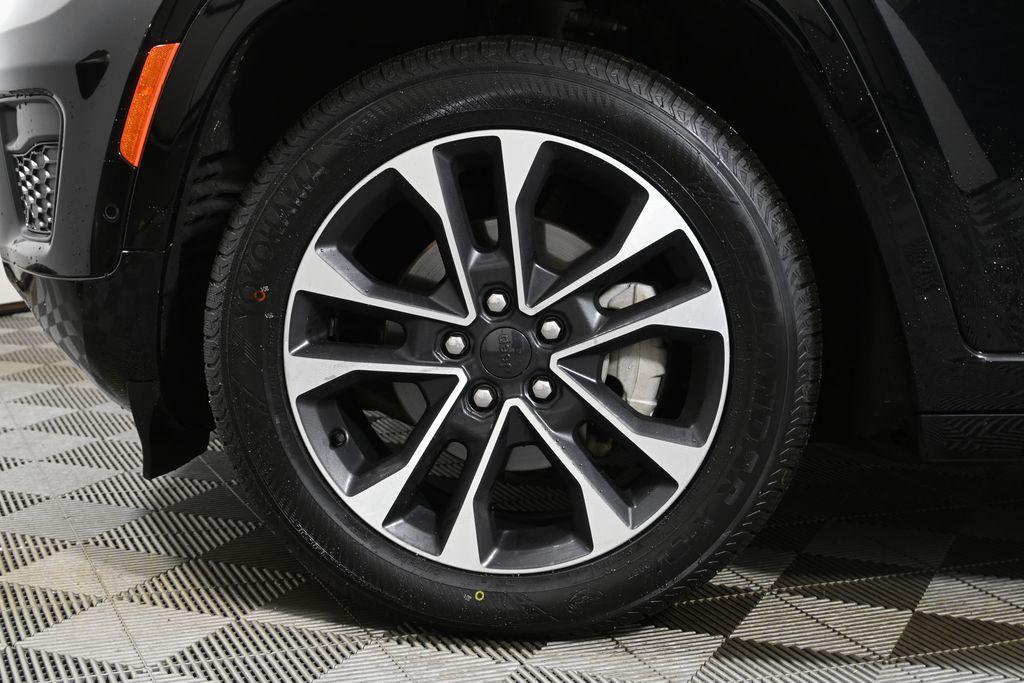 used 2023 Jeep Grand Cherokee car, priced at $31,539