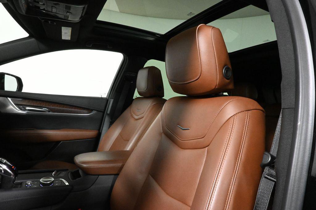 used 2023 Cadillac XT5 car, priced at $34,899