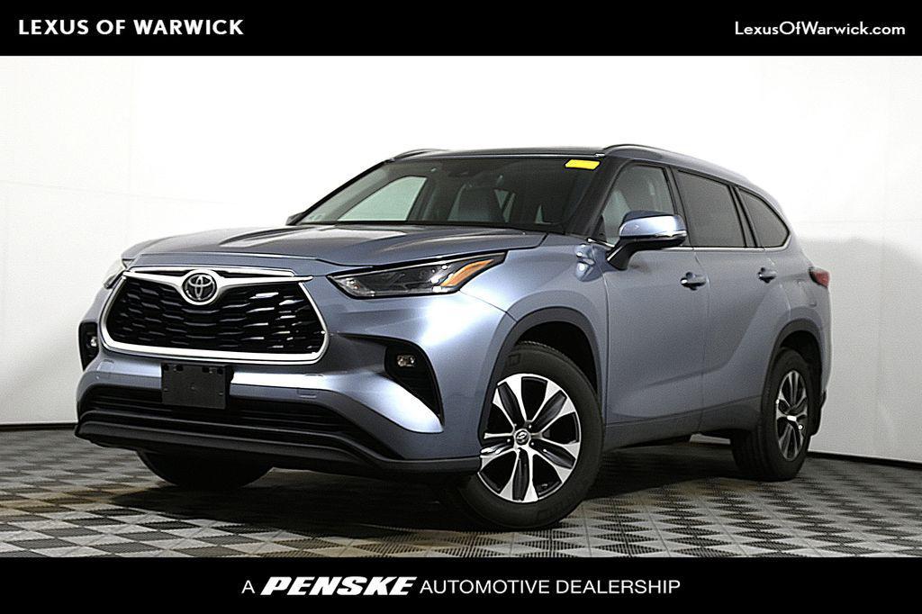 used 2021 Toyota Highlander car, priced at $29,987