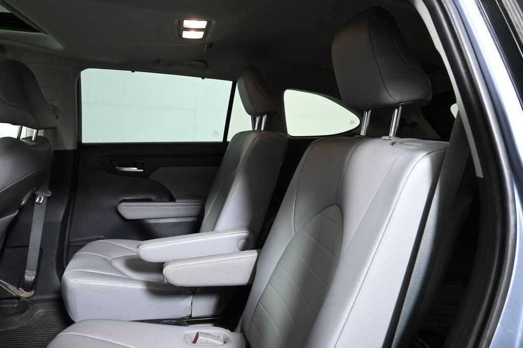 used 2021 Toyota Highlander car, priced at $29,987