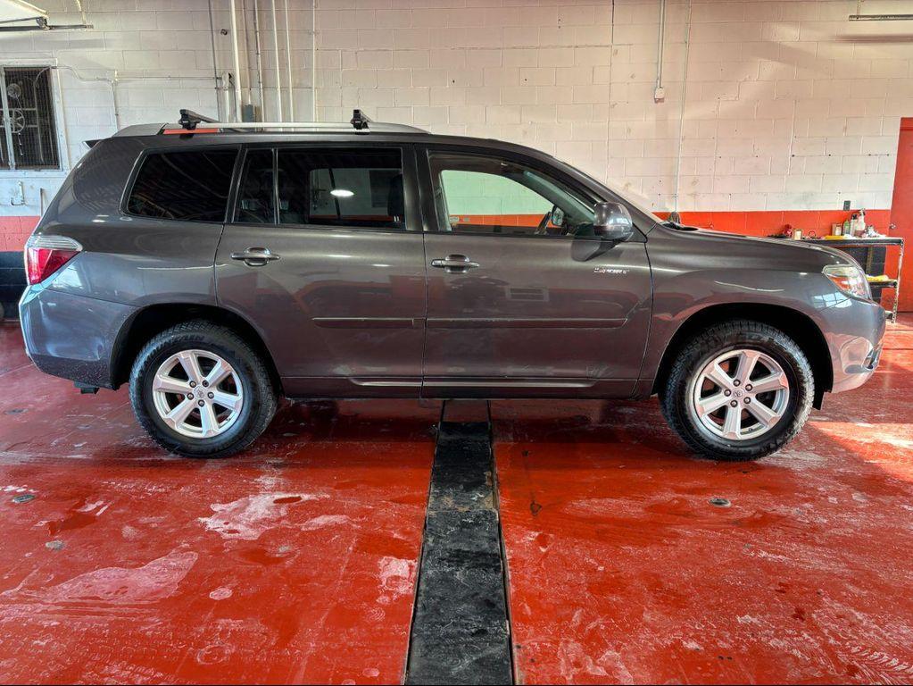 used 2008 Toyota Highlander car, priced at $10,968