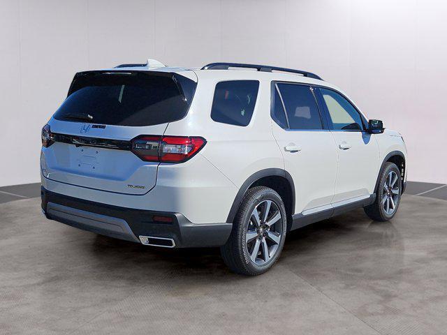 new 2025 Honda Pilot car, priced at $49,050