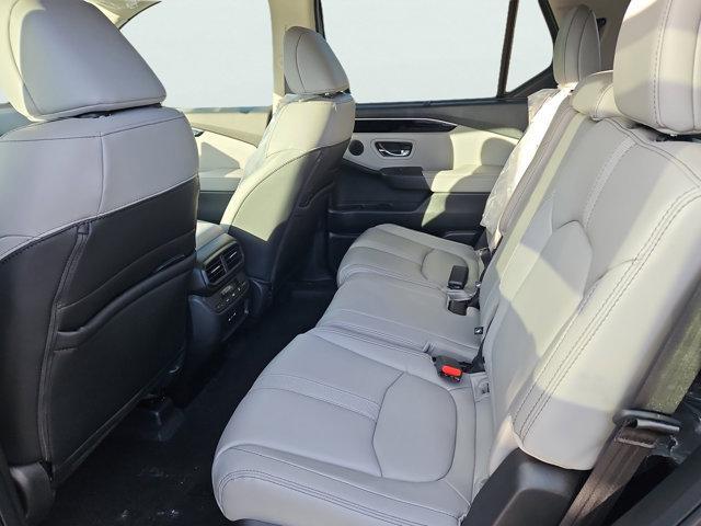 new 2025 Honda Pilot car, priced at $45,325
