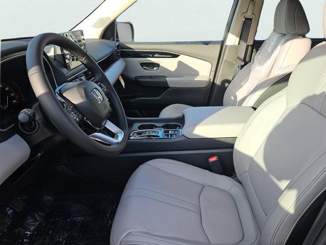 new 2025 Honda Pilot car, priced at $45,325